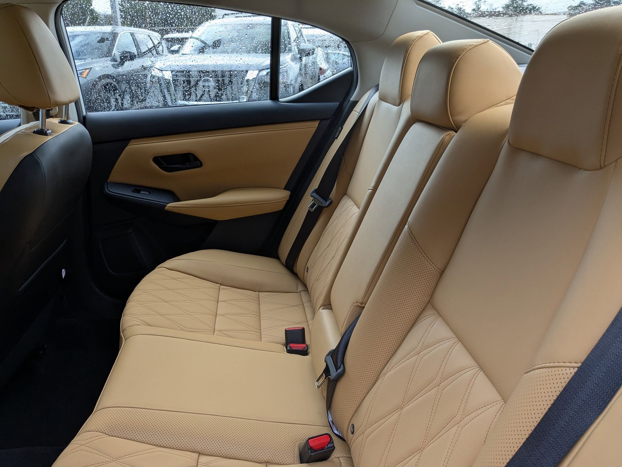 2025 Nissan Sentra SV Image 11 of 27