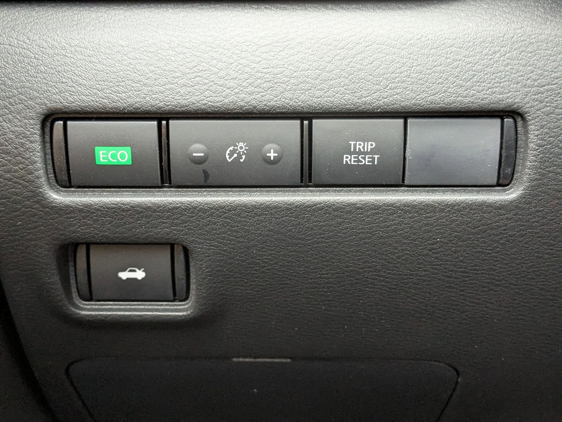 2025 Nissan Sentra SV Image 21 of 27