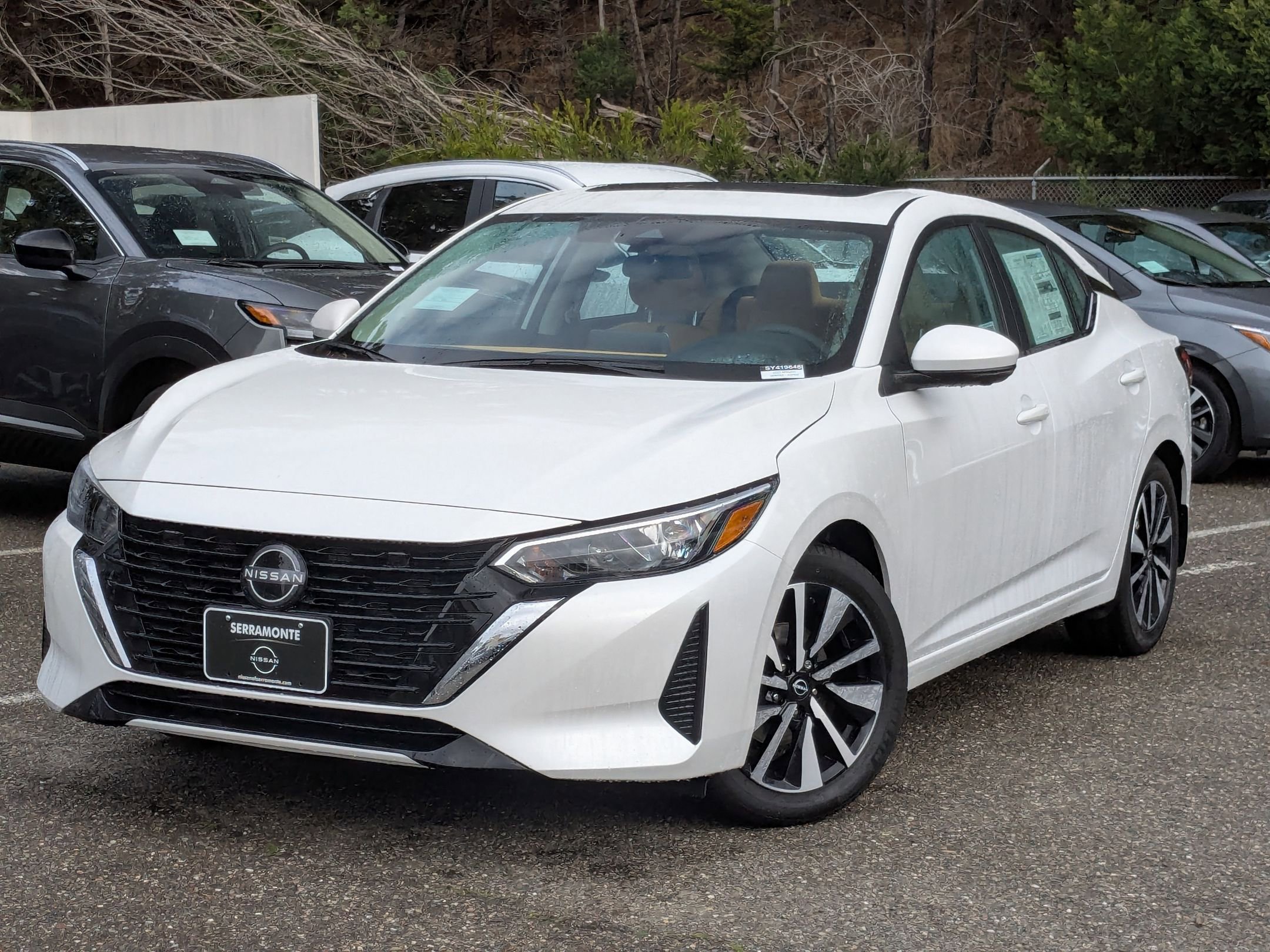 2025 Nissan Sentra SV Image 1 of 27