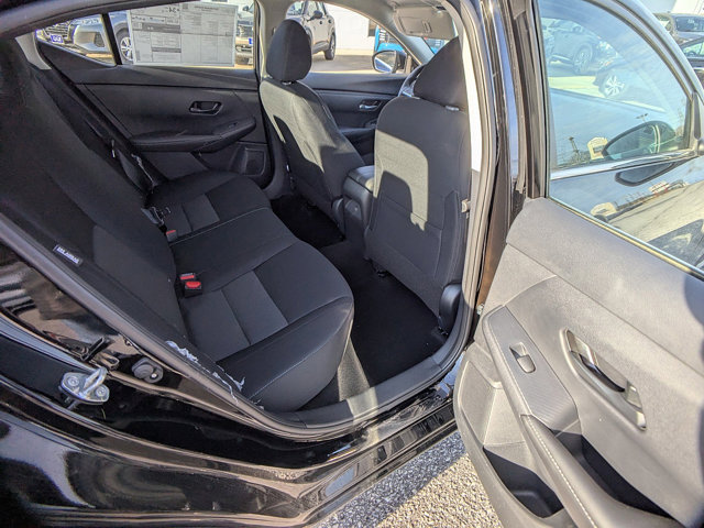 Vehicle image 10 of 27