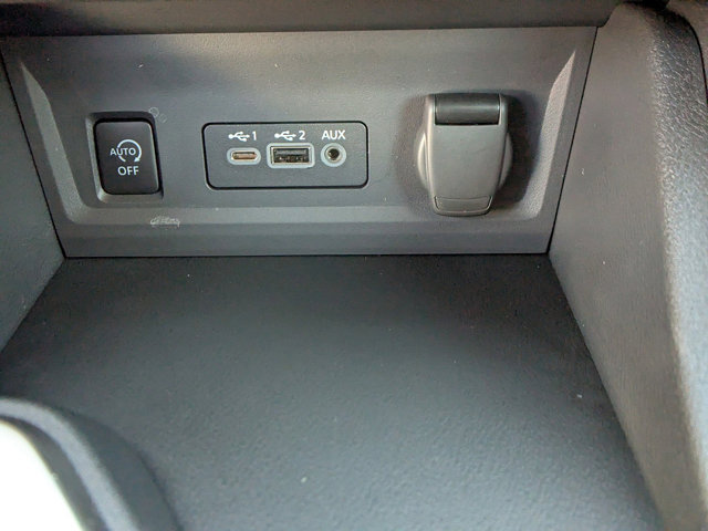 Vehicle image 23 of 27