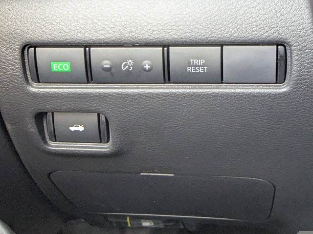 Vehicle image 17 of 27