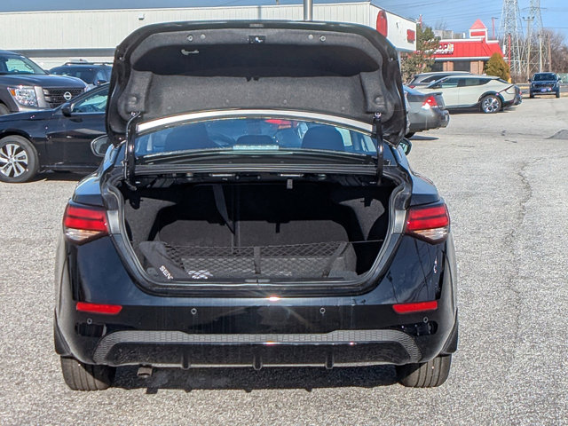Vehicle image 8 of 27