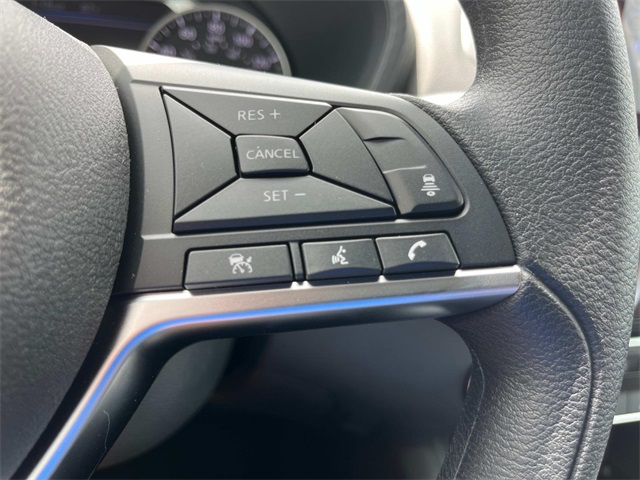 Vehicle image 27 of 28