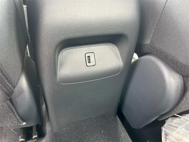 Vehicle image 24 of 28