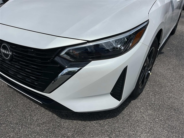 Vehicle image 23 of 28