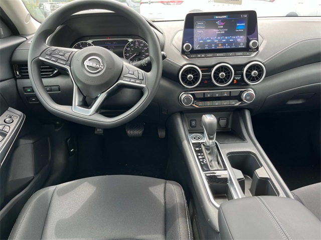 Vehicle image 15 of 28