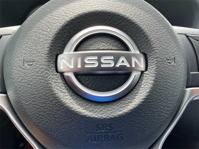 Vehicle image 26 of 28