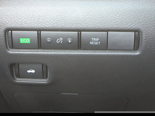 Vehicle image 17 of 26