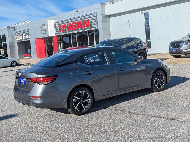 Vehicle image 4 of 26