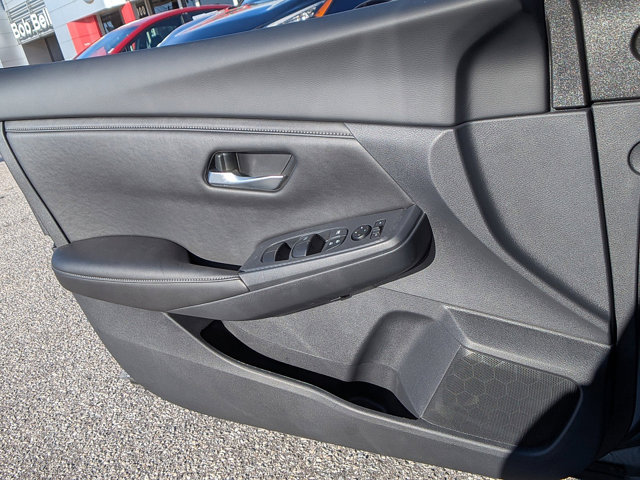 Vehicle image 16 of 26