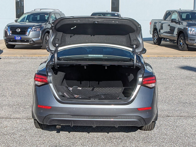 Vehicle image 7 of 26