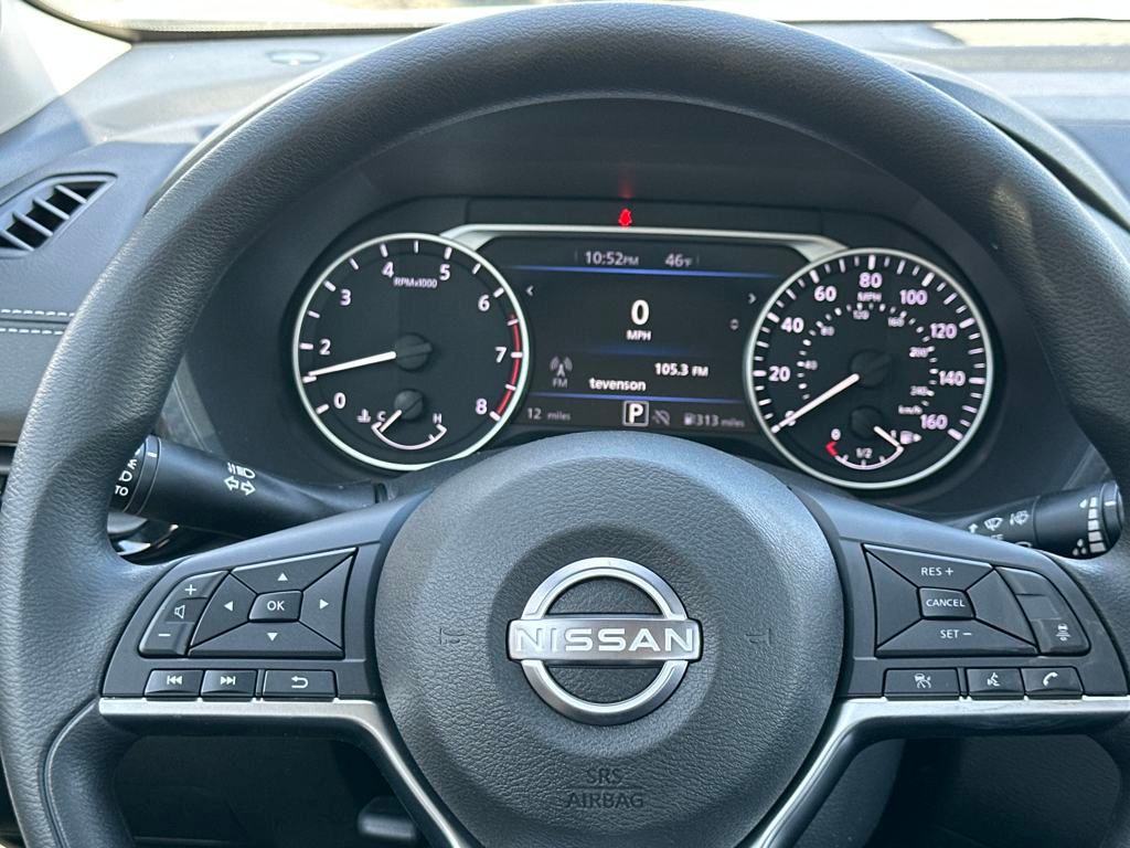 Vehicle image 17 of 32