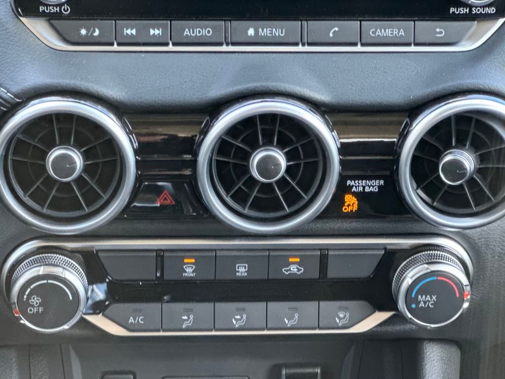 Vehicle image 20 of 32
