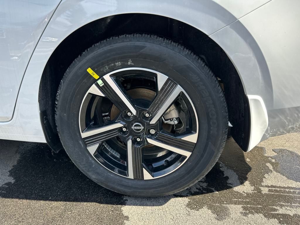 Vehicle image 31 of 32