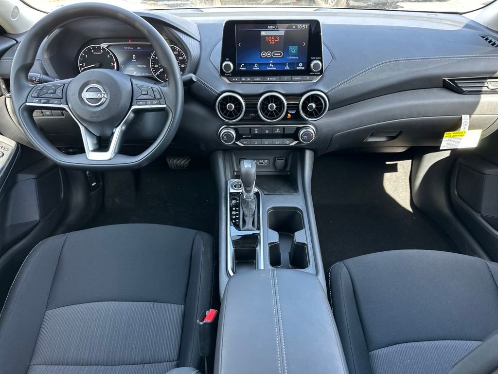 Vehicle image 14 of 32