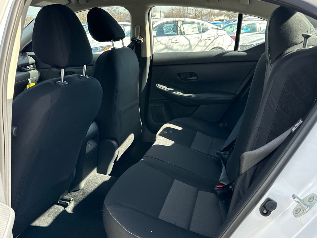 Vehicle image 12 of 32