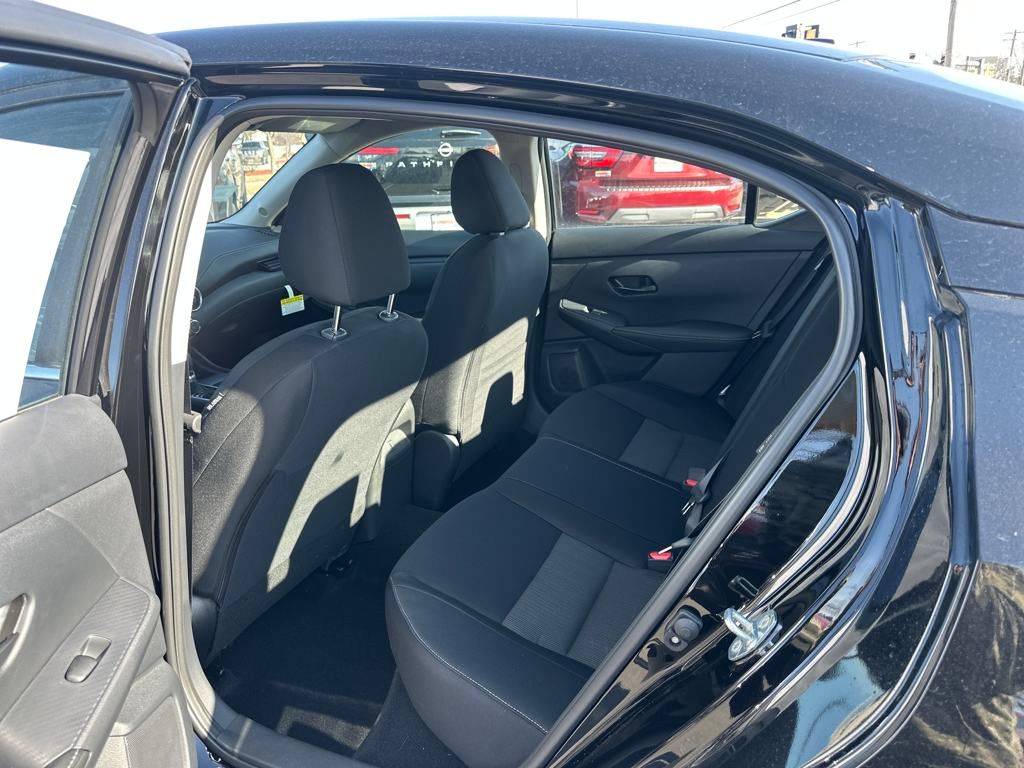 Vehicle image 13 of 33