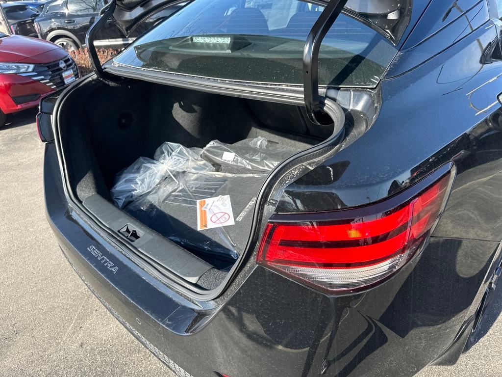 Vehicle image 31 of 33