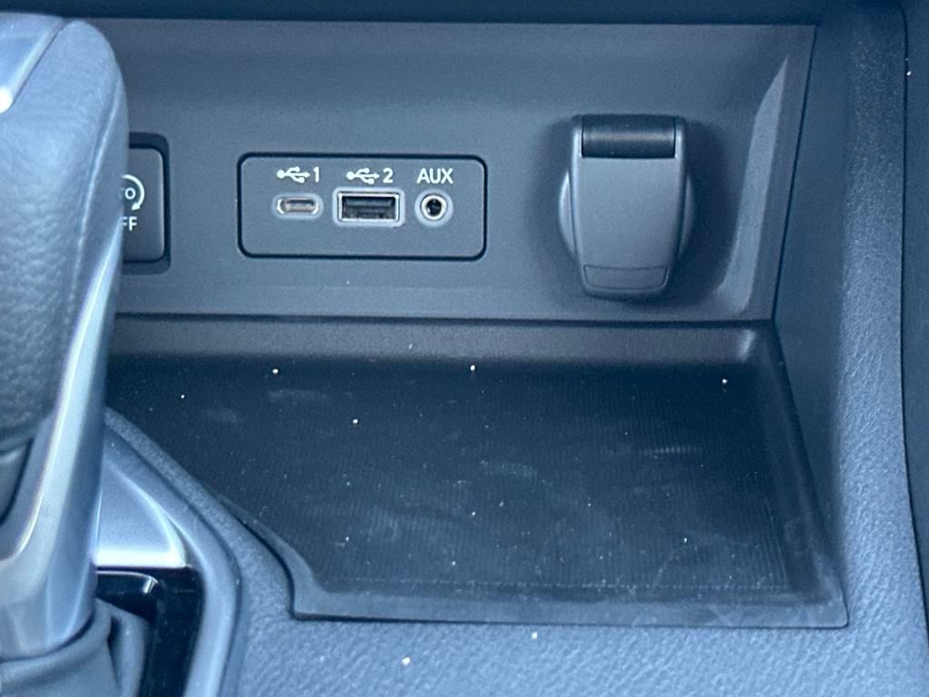 Vehicle image 22 of 33