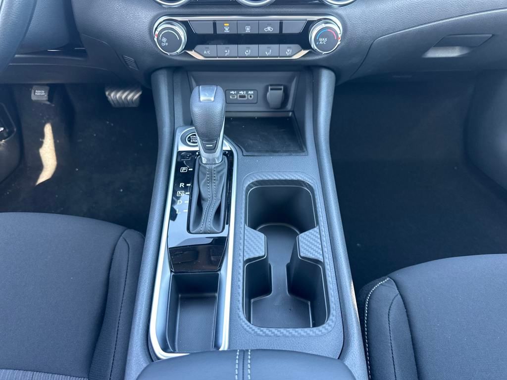 Vehicle image 23 of 33