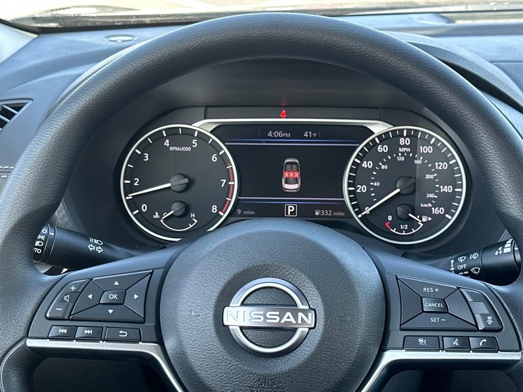 Vehicle image 17 of 33