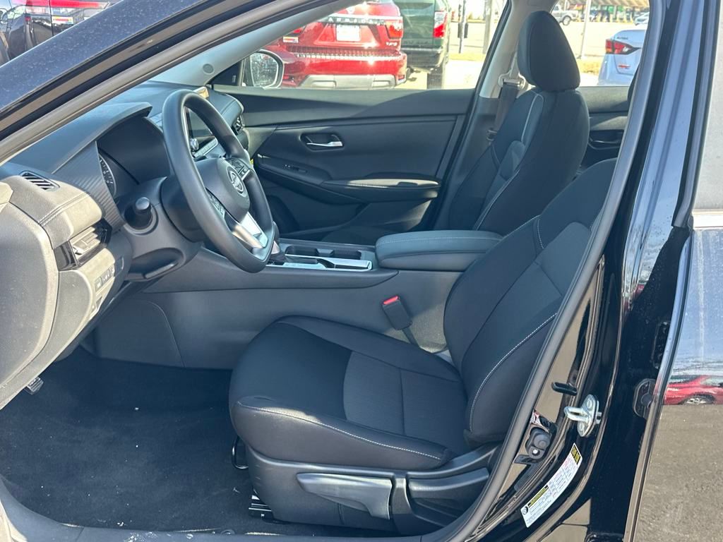 Vehicle image 9 of 33