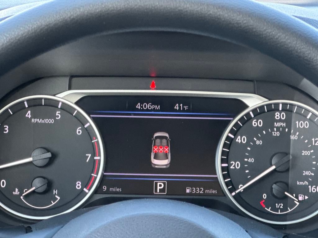Vehicle image 18 of 33