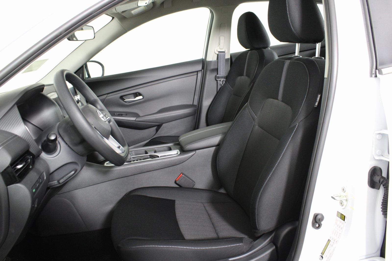 Vehicle image 10 of 22