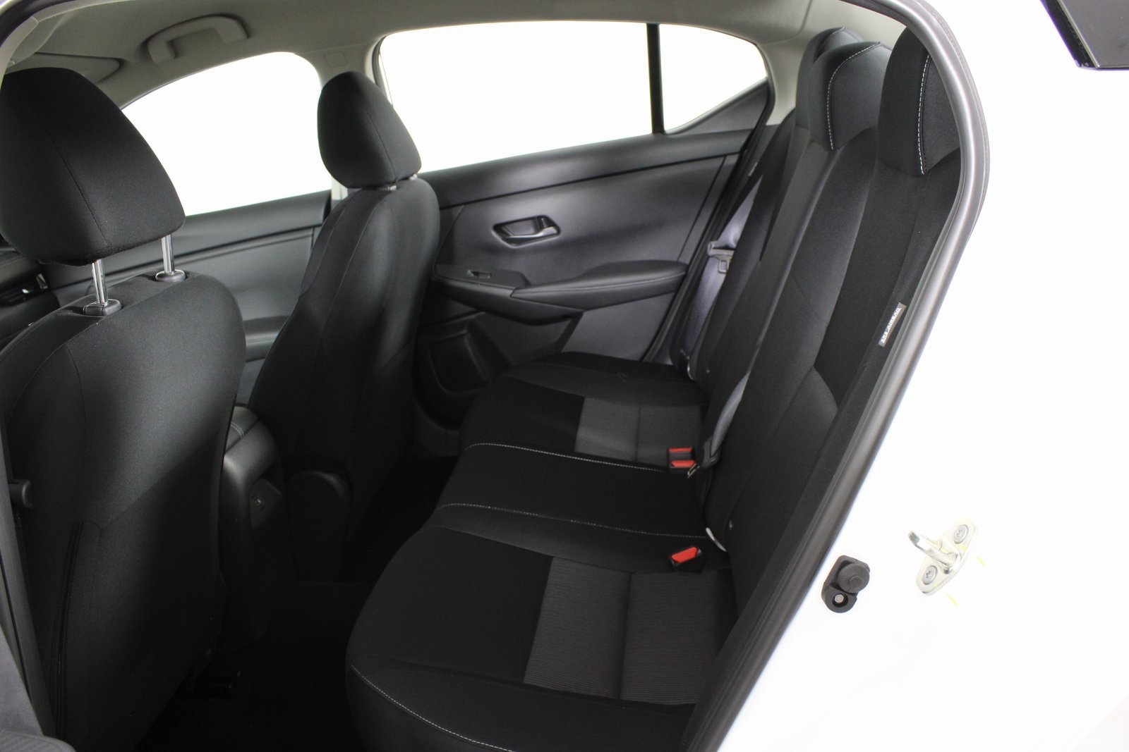 Vehicle image 11 of 22