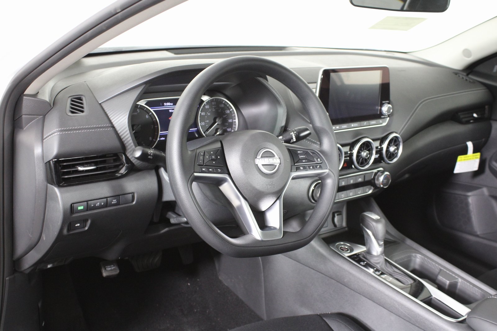 Vehicle image 9 of 22
