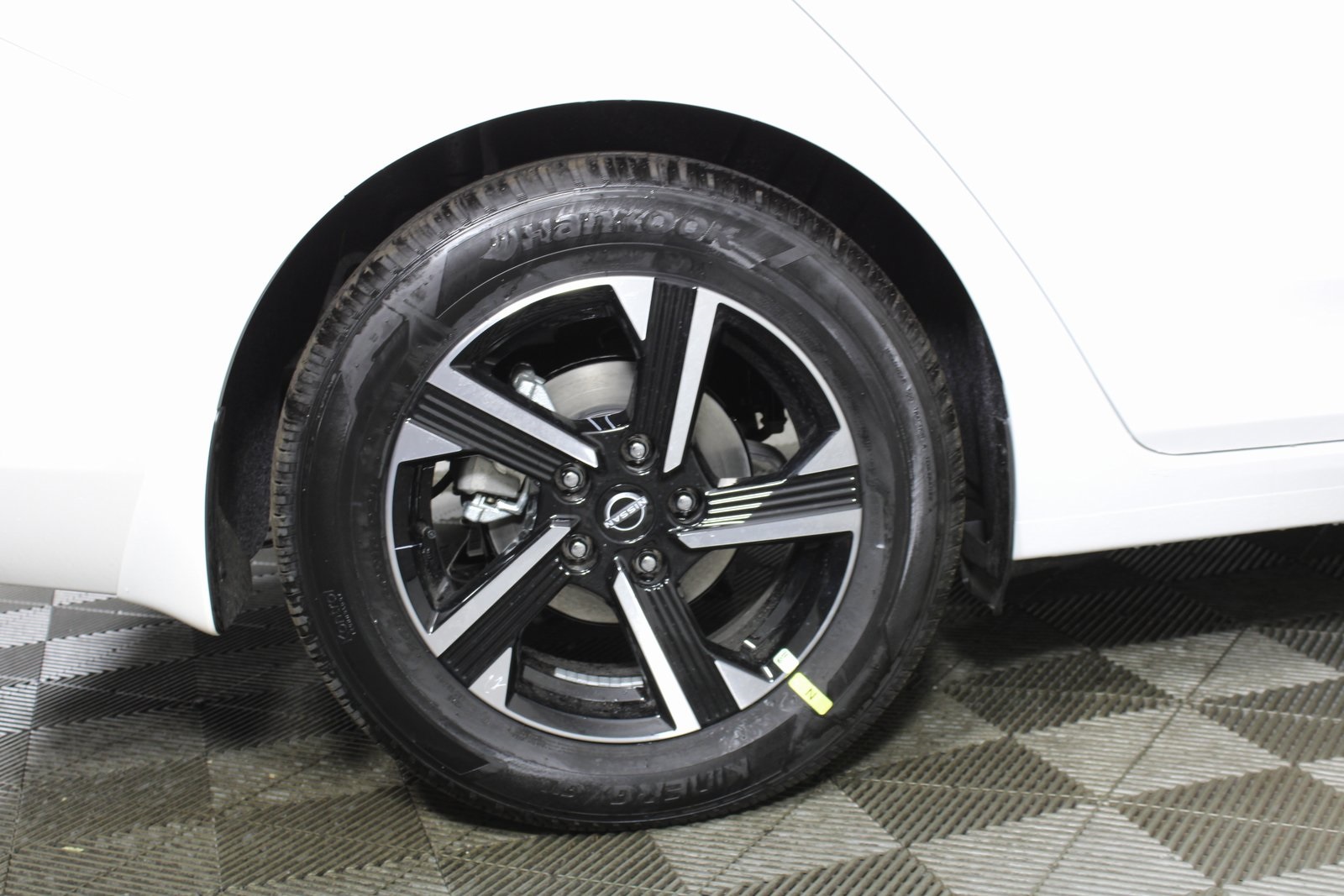 Vehicle image 6 of 22