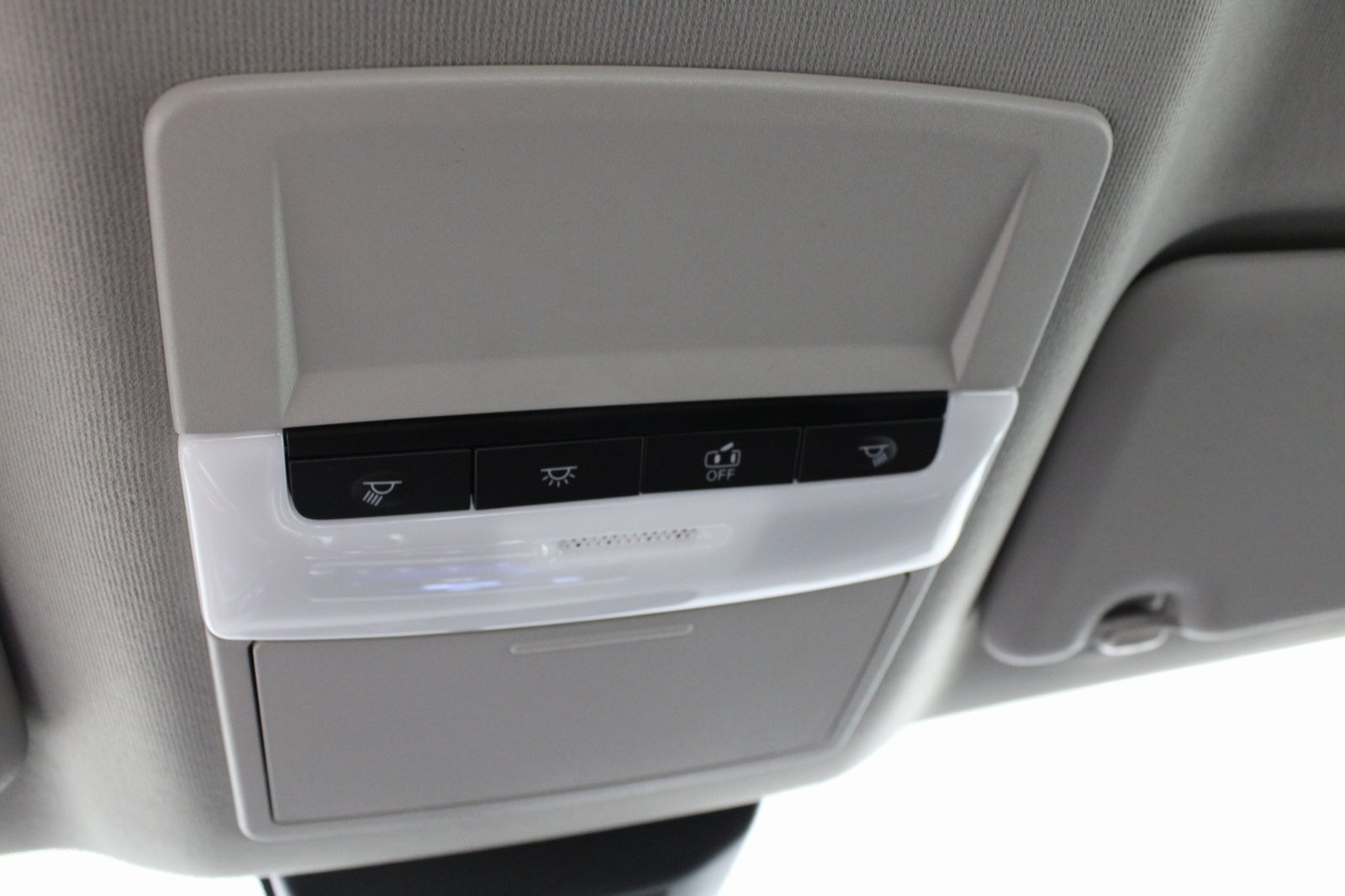 Vehicle image 17 of 22