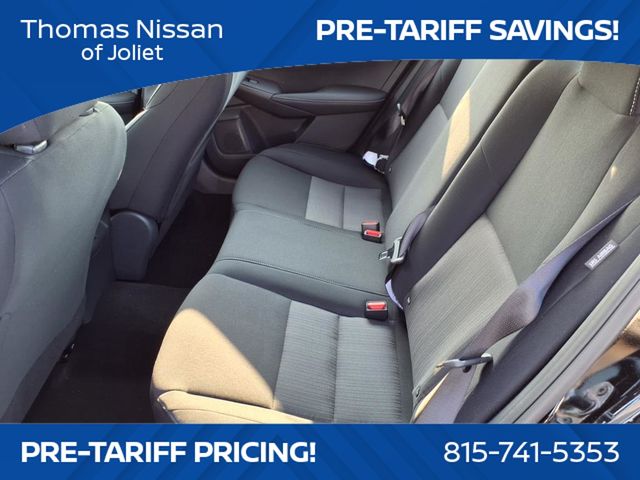 Vehicle image 18 of 25