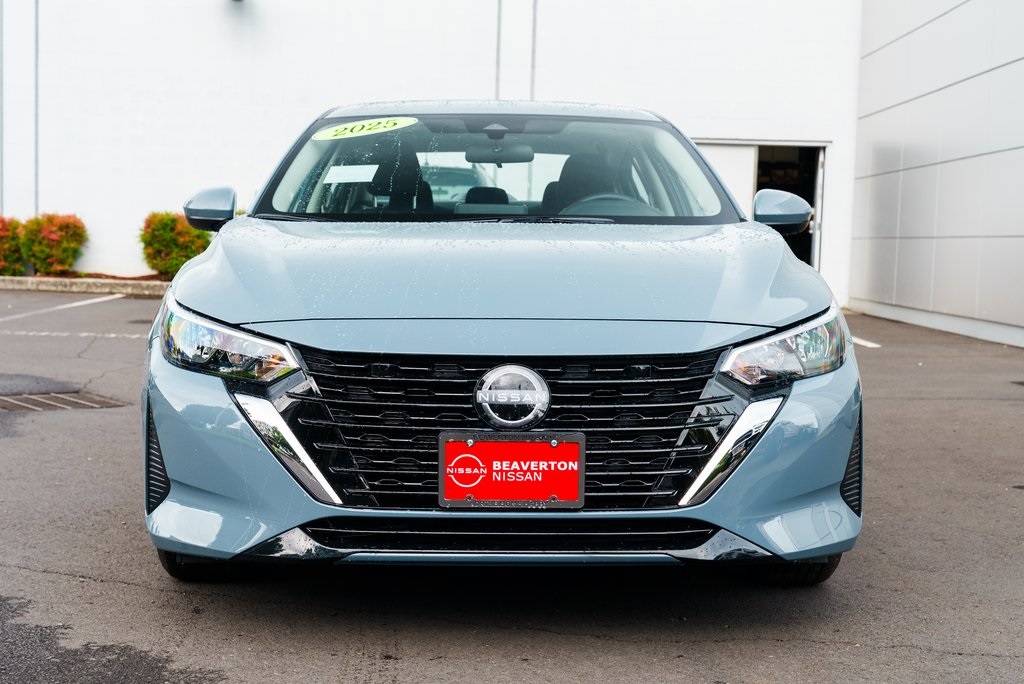 2025 Nissan Sentra SV Image 2 of 28