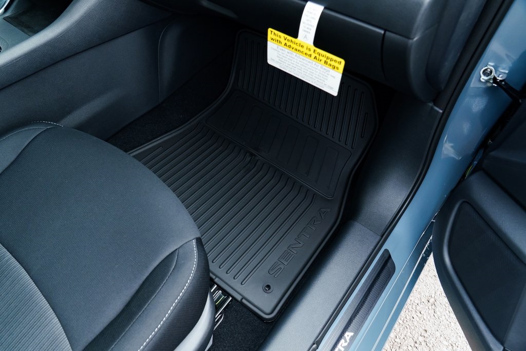 2025 Nissan Sentra SV Image 9 of 28