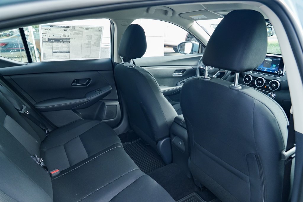 2025 Nissan Sentra SV Image 14 of 28