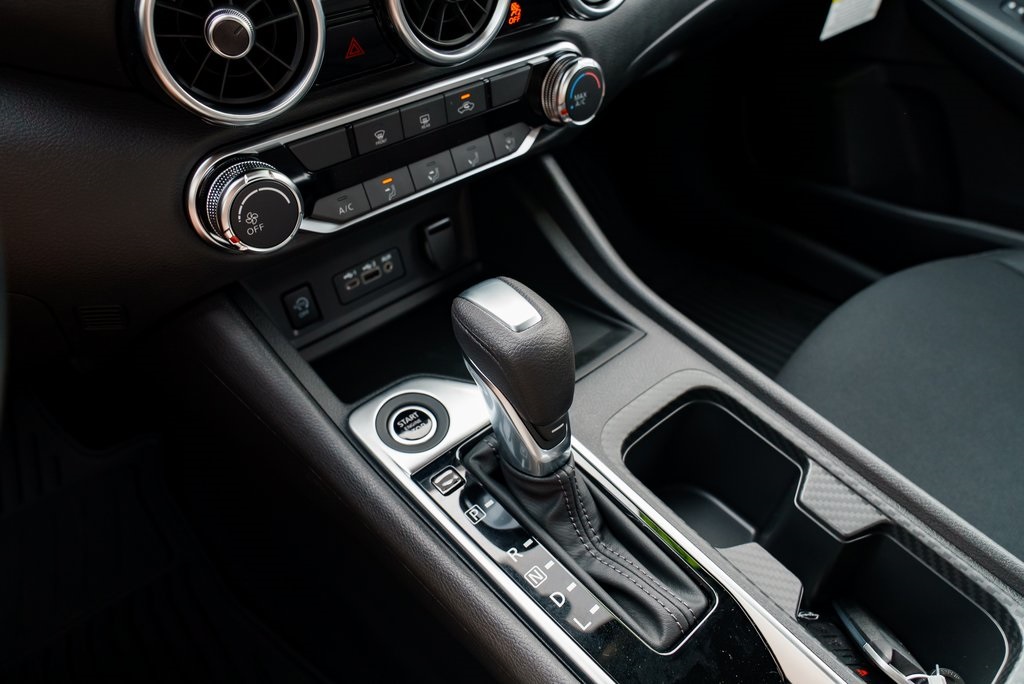 2025 Nissan Sentra SV Image 25 of 28