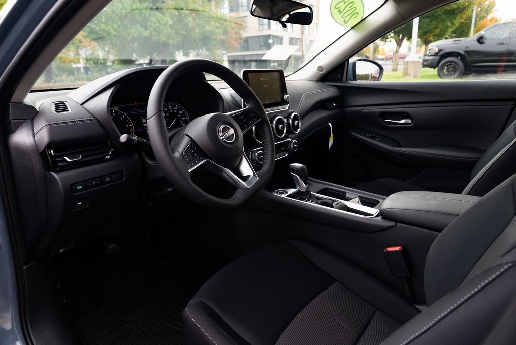 2025 Nissan Sentra SV Image 18 of 26