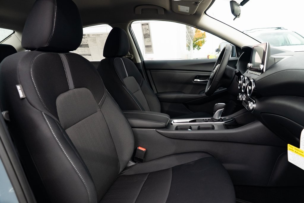 2025 Nissan Sentra SV Image 13 of 26