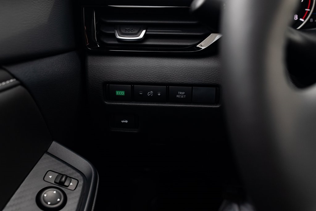 2025 Nissan Sentra SV Image 24 of 26