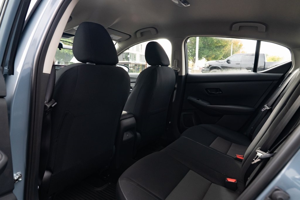 2025 Nissan Sentra SV Image 14 of 26