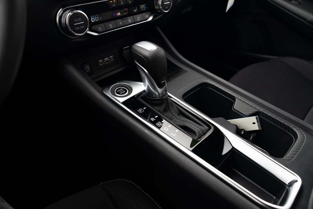 2025 Nissan Sentra SV Image 23 of 26