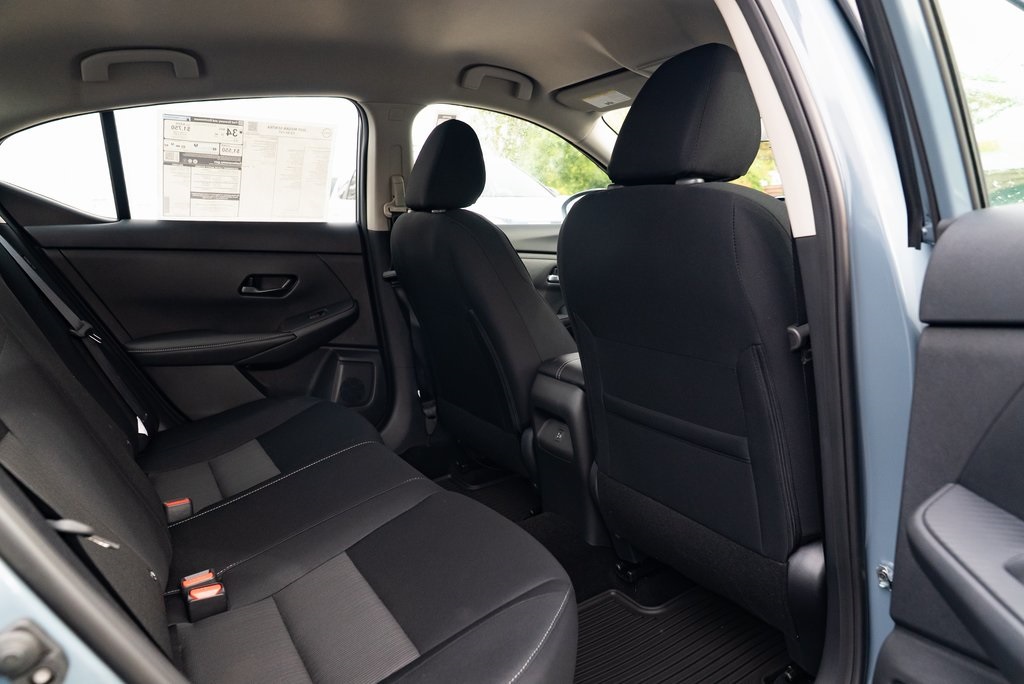 2025 Nissan Sentra SV Image 9 of 26