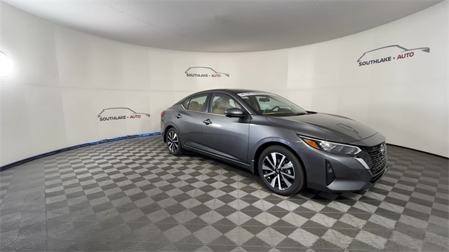 2025 Nissan Sentra SV Image 4 of 26