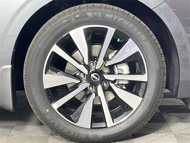 2025 Nissan Sentra SV Image 10 of 26