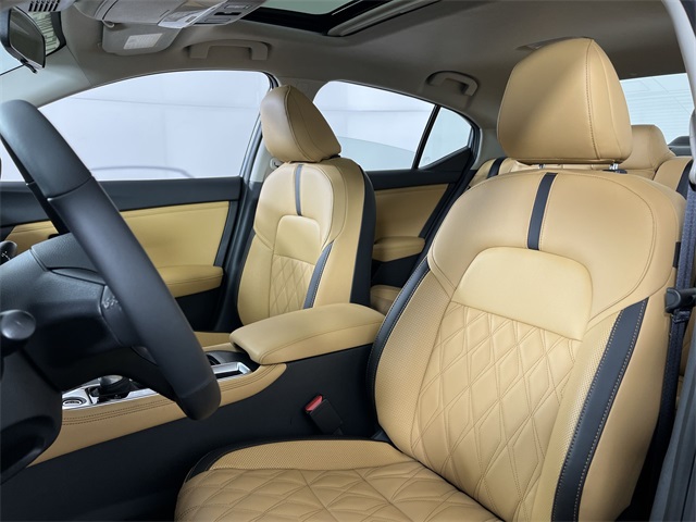 2025 Nissan Sentra SV Image 13 of 26