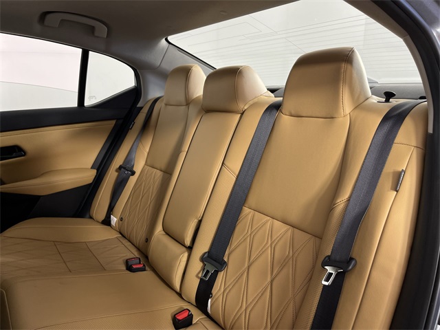 2025 Nissan Sentra SV Image 12 of 26