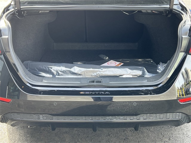 2025 Nissan Sentra SV Image 9 of 28