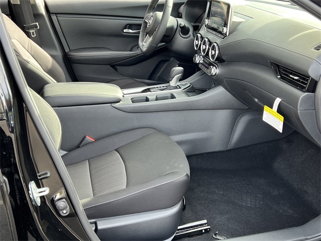 2025 Nissan Sentra SV Image 24 of 28